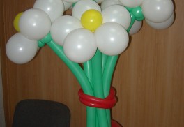 Цветы и букеты из воздушных шаров №3. 400 руб.