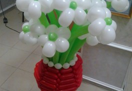 Цветы и букеты из воздушных шаров №6. 950 руб.
