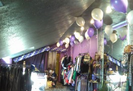 Оформление воздушными шарами. Мультибрендовый магазин женской одежды Бурлеск.